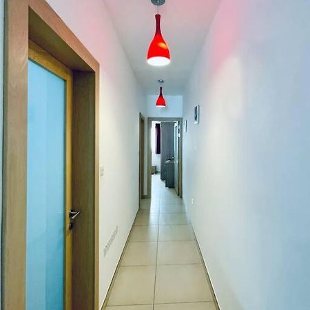 Stylish Modern Central Apartment 4 Paceville سانت جوليان المظهر الخارجي الصورة